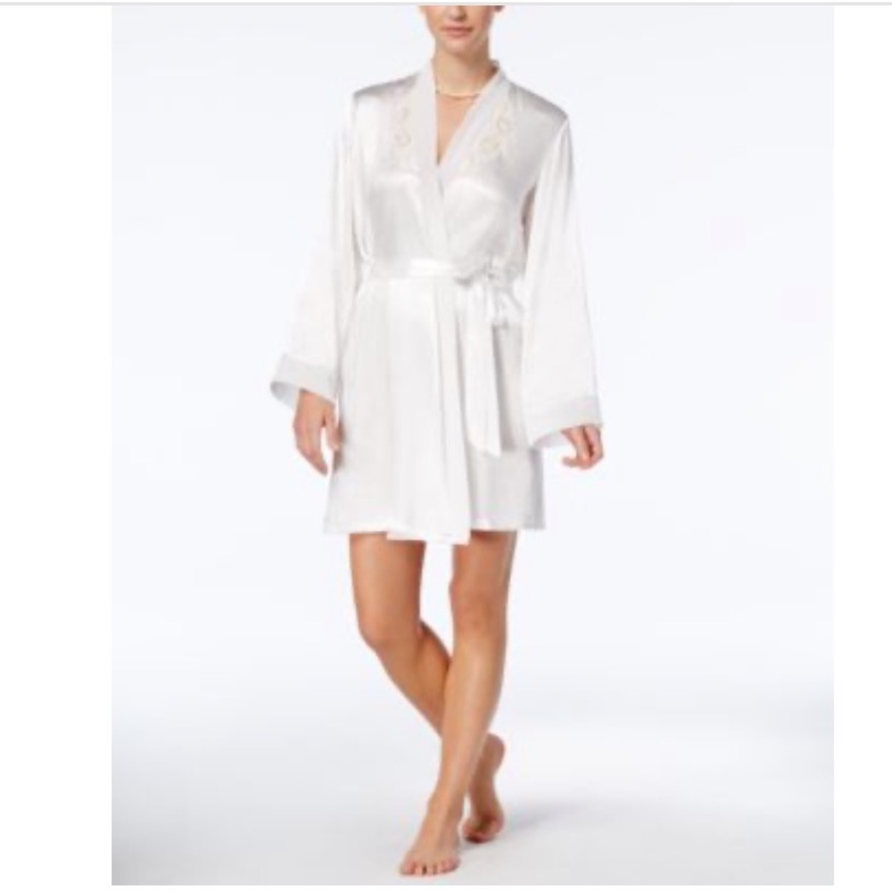 Linea Donatella | White Embroidered sheer bell sleeves with bow pearl | size S/M